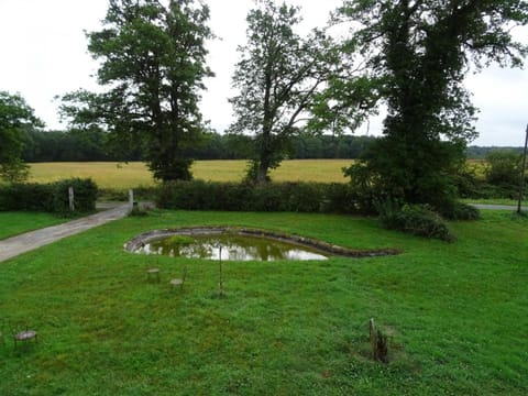 Gîte de La Ronce House in Centre-Val de Loire