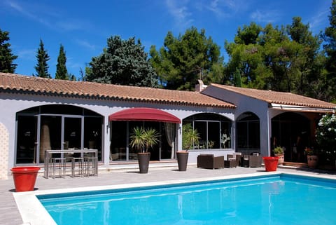 Patio, Restaurant/places to eat, Swimming pool