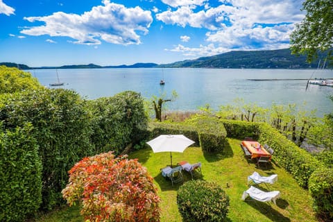 Garden, Garden view, Lake view, Mountain view