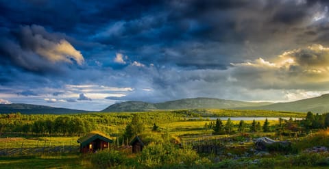 Nearby landmark, Natural landscape, Summer, Mountain view