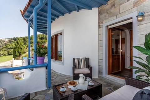 Karavos Sea View Apartments Condominio in Skopelos