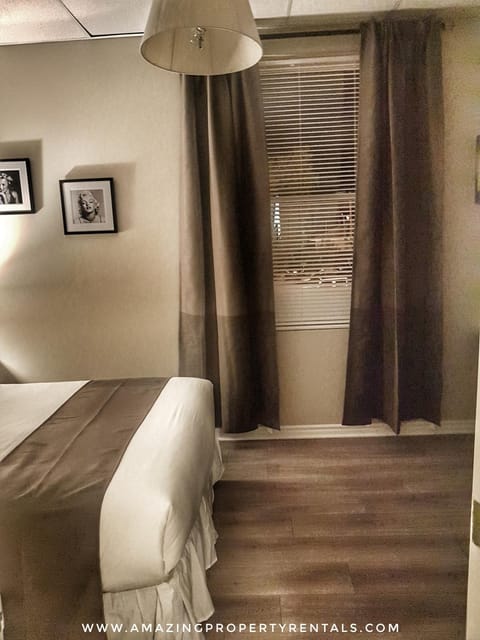 Cozy 1-Bedroom Suite #17 by Amazing Property Rentals Condo in Gatineau