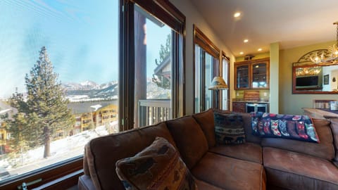 Eagle Run #212 Condo Apartment in Mammoth Lakes