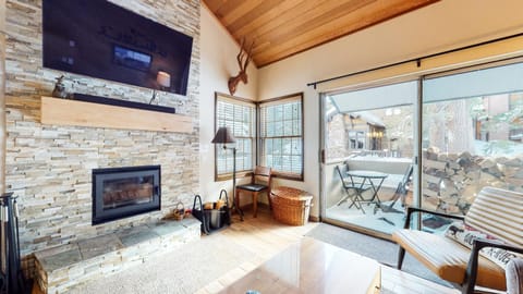 Sierra Megeve #7 Condo Apartment in Mammoth Lakes