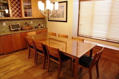 Sierra Megeve #7 Condo Apartment in Mammoth Lakes