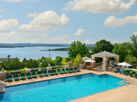 Chateau on the Lake Resort Spa and Convention Center Resort in Branson