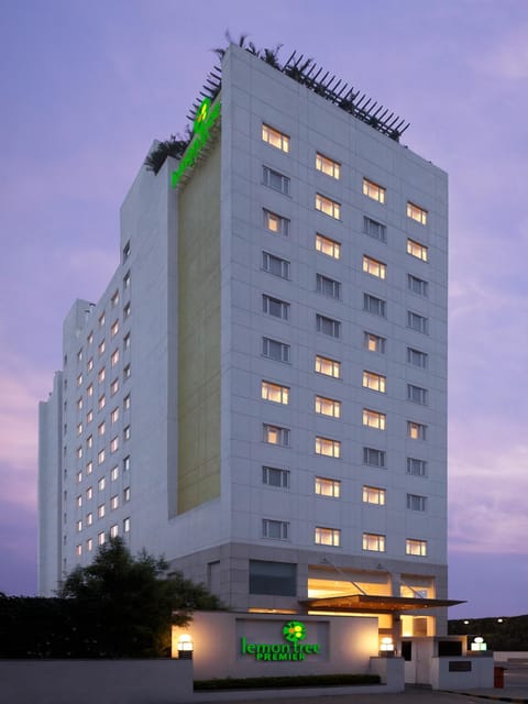 Facade/entrance, Night