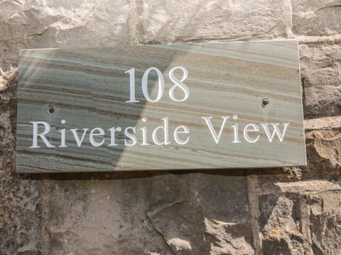 Riverside View House in England