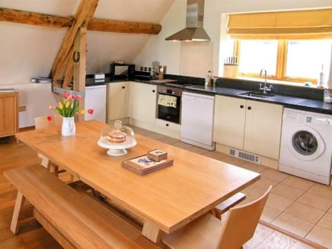 Shepherd's Hut House in Purbeck District