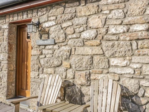 Hen Stabl House in Wales