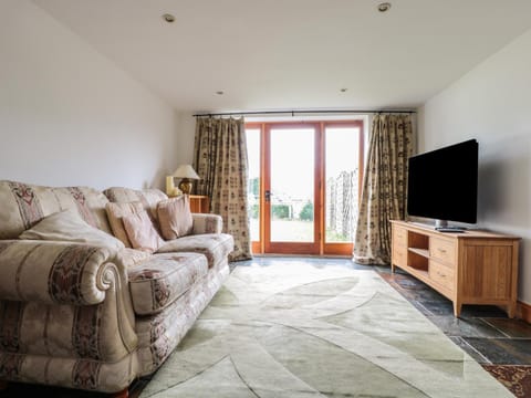 Longside House in Llanfoist Fawr