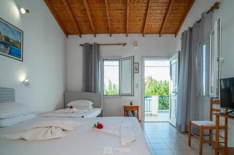 TV and multimedia, Photo of the whole room, Bedroom