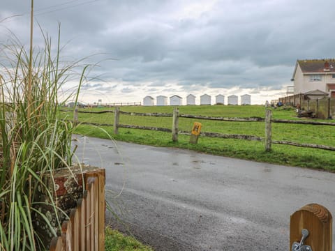 3 Seaview Cottages House in Rother District