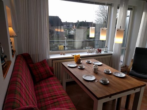 Balcony/Terrace, Living room, Photo of the whole room, Dining area, Garden view