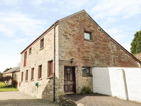 Kingfisher Barn House in England