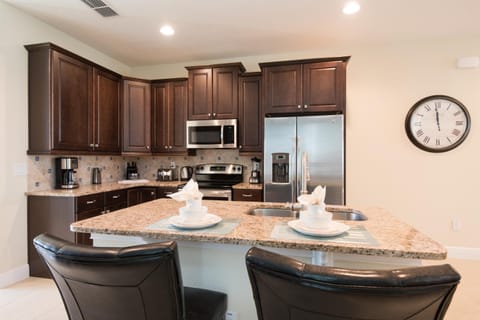 Vibrant Home by Rentyl Near Disney with Private Pool, Themed Room & Resort Amenities - 401N Villa in Bay Lake