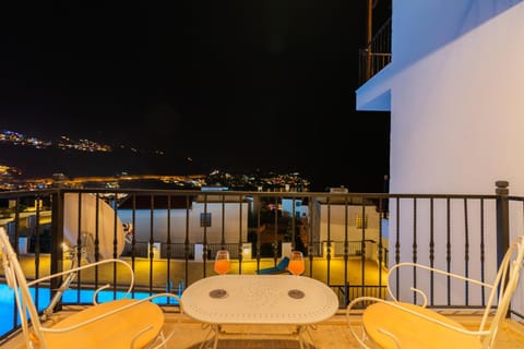 Night, Natural landscape, Balcony/Terrace, City view