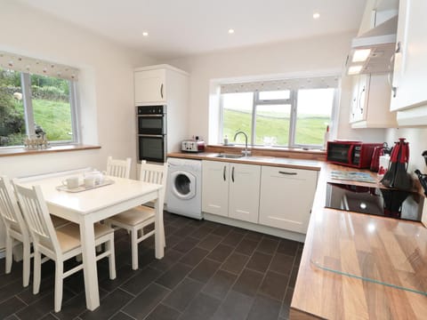 Paddock House House in Staffordshire Moorlands District