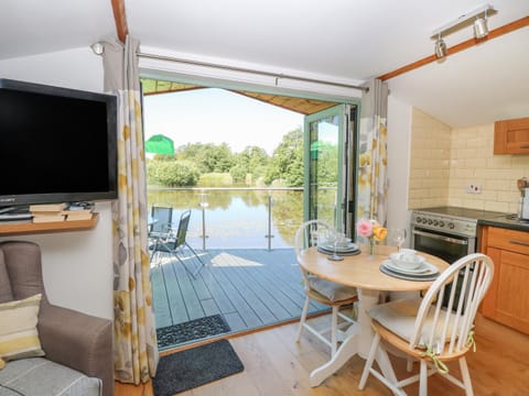 Lakeside Lodge House in Breckland District