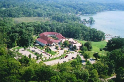 Property building, Nearby landmark, Day, Natural landscape, Bird's eye view, Lake view