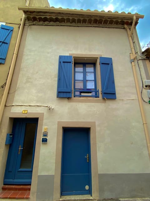 La petite maison bleue Casa in Gruissan