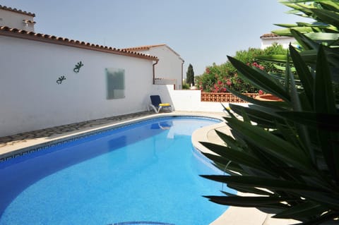 Property building, Pool view, Swimming pool