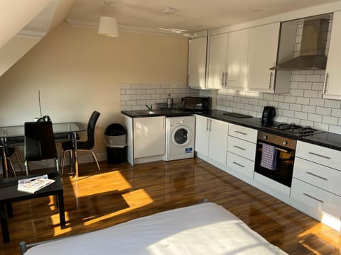 RC Airport Rooms Vacation rental in London Borough of Hillingdon