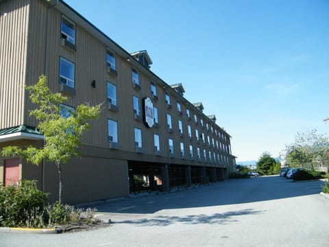 Mountain Retreat Hotel in Squamish