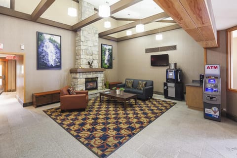 Mountain Retreat Hotel in Squamish