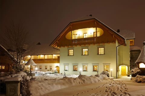 Facade/entrance, Winter