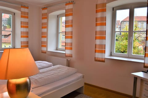 Bed, Photo of the whole room, Decorative detail, River view