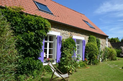 Facade/entrance, Garden