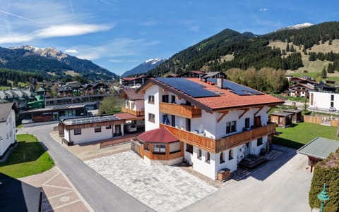 Property building, BBQ facilities, Garden, Garden view, Mountain view, Parking