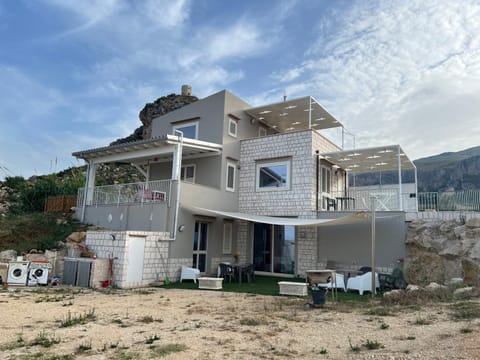 Property building, Day, Natural landscape, Mountain view