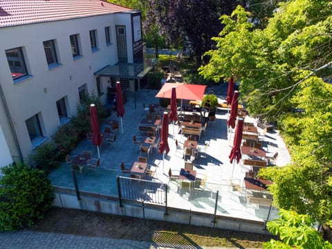 Restaurant/places to eat, Inner courtyard view