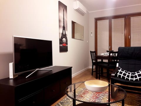 Modern & quiet in Royal Wilanów with Netflix Condo in Warsaw