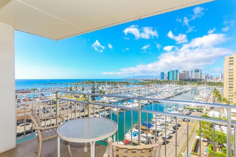 Ilikai Tower 943 Yacht Harbor View 2BR Wohnung in Honolulu