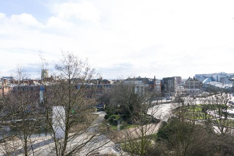 Property building, Bird's eye view, Balcony/Terrace