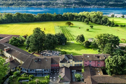Facade/entrance, Bird's eye view, Garden view