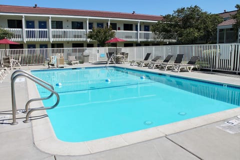 Facade/entrance, Swimming pool, Swimming pool