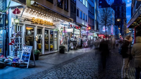 Facade/entrance, Neighbourhood, Shopping Area