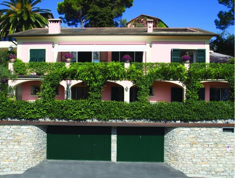 Villa Mares - sea view, free garage House in Rapallo