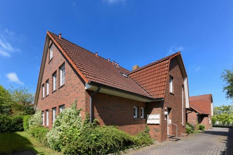 Property building, Day, Neighbourhood, Street view
