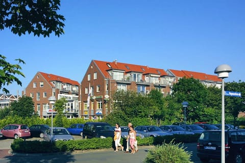 Property building, Day, Neighbourhood, Street view, Location, Parking