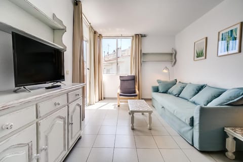 Hauzify I Apartaments Sot del Morer Condo in Maresme