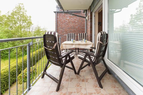 Patio, Day, View (from property/room), Balcony/Terrace, Seating area, Dining area