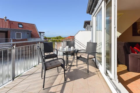 Patio, Day, View (from property/room), Balcony/Terrace, Seating area