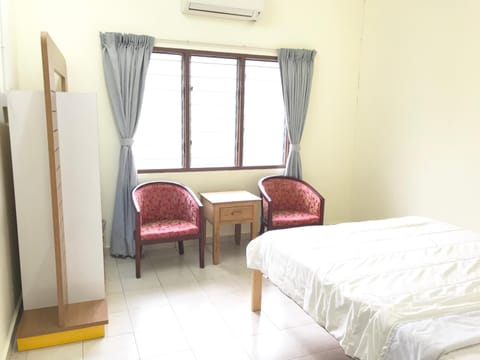 SingSport Holiday House Bed and Breakfast in Mersing