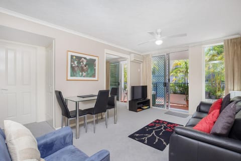 Surfers Beach Resort One Apartment hotel in Surfers Paradise