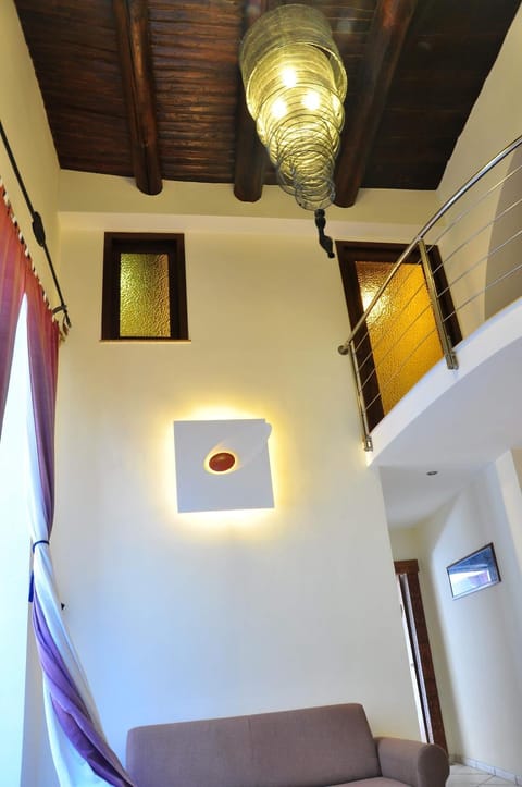 Suite Monticelli Condominio in Naples